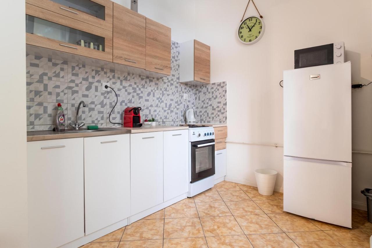 شقة Very Central 1-Br Apt With Patio بودابست المظهر الخارجي الصورة
