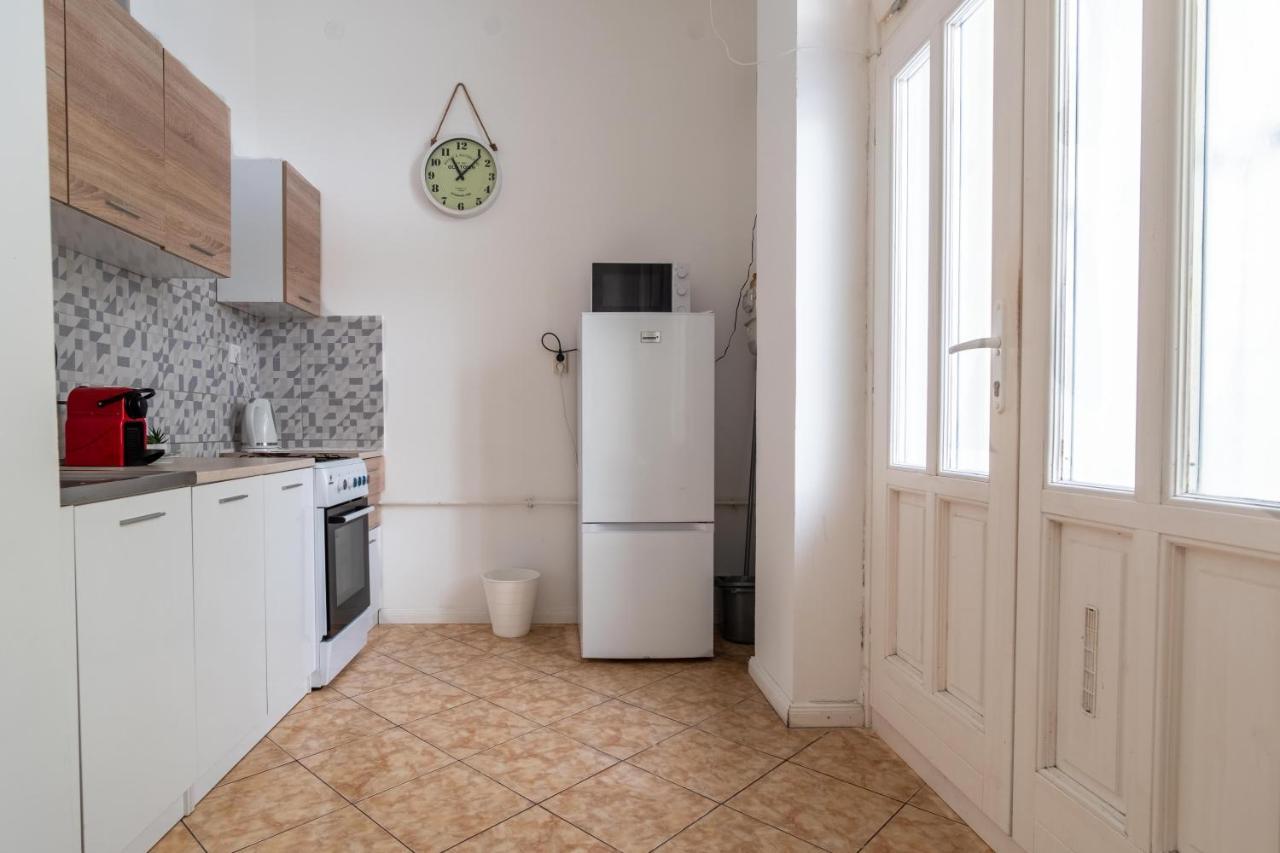 شقة Very Central 1-Br Apt With Patio بودابست المظهر الخارجي الصورة