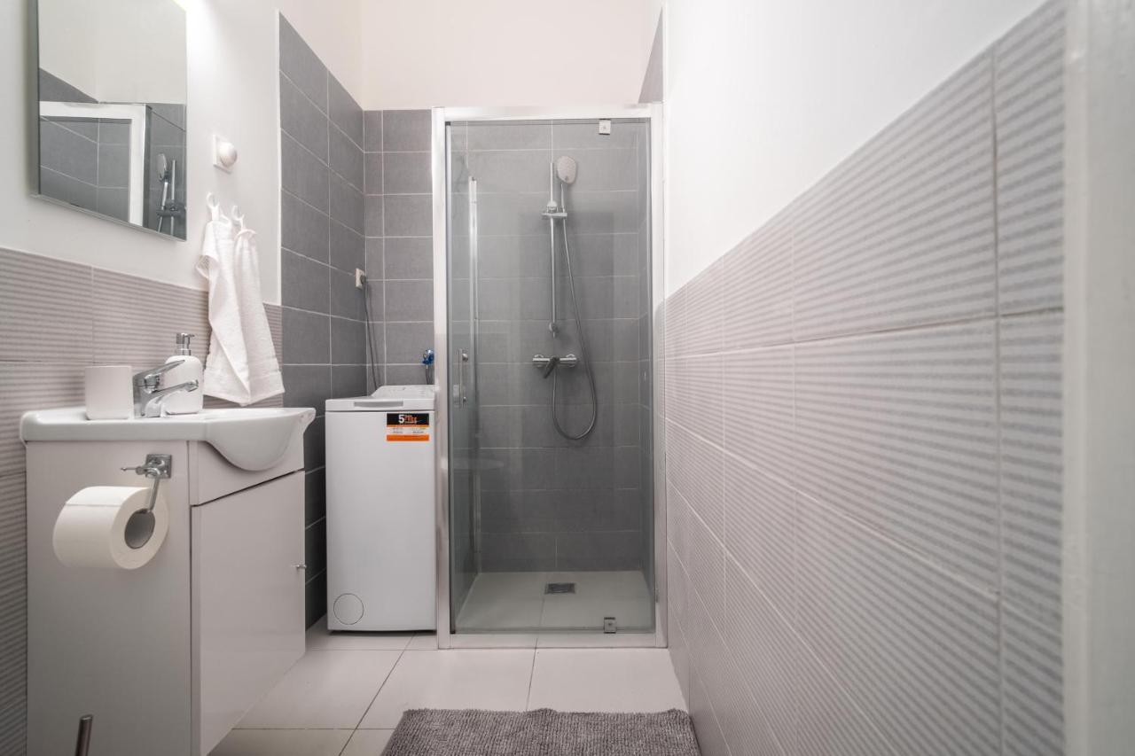 شقة Very Central 1-Br Apt With Patio بودابست المظهر الخارجي الصورة